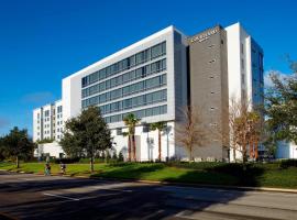 Courtyard by Marriott Orlando Lake Nona, hotel cerca de Aeropuerto internacional de Orlando - MCO, Orlando