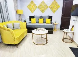 Spacious 1BHK Suite Prime Location w/ 2 baths (12)