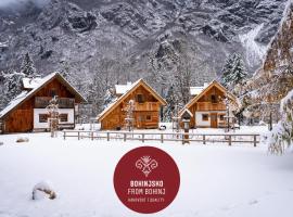 ALPIK Chalets - Bohinj, hotel u Bohinju