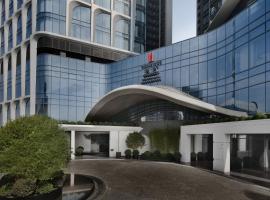 HUALUXE Shenzhen Bao'an, an IHG Hotel, hotel perto de Aeroporto Internacional de Shenzen - Bao'an - SZX, Shenzhen