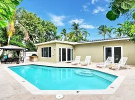 Elegant 4BR Villa Heated Pool Near Hollywood Beach