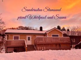 Familyfriendly-modern, in the fishingtown Stamsund, with Sauna and Jacuzzi, hotel a Stamsund