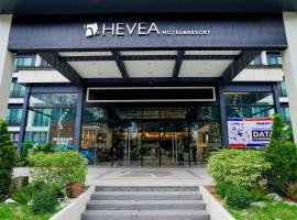 Sunday Hevea Hotel and Resort – hotel w mieście Angeles