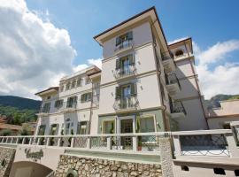 Hotel Al Campanile - Luxury Suites & Apartments, hotel in Baveno