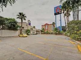 Motel 6-San Antonio, TX - Downtown - Market Square