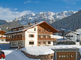 Garni Waltoy, hotel sa Selva di Val Gardena