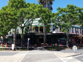 Whakatane Hotel, hotel di Whakatane