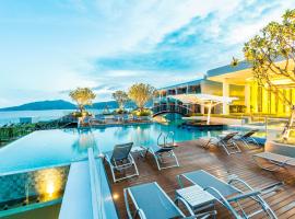 Crest Resort & Pool Villas - SHA Extra Plus, хотел в Патонг Бийч