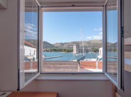 Hostel Marina Trogir, хостел у Трогірі