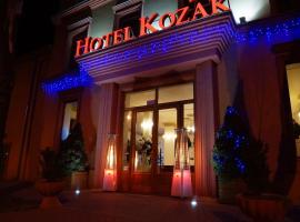 Hotel Kozak، فندق في تشيلم