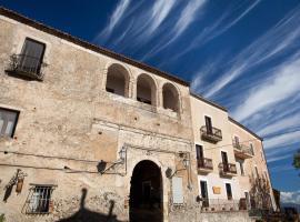 Castello di Altomonte, hotel in Altomonte