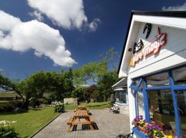 Pure Magic Lodge, bed and breakfast en Slievemore