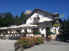 Hotel Fiames, hotel din Cortina dʼAmpezzo