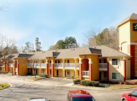 Suburban Studios Raleigh - Crabtree Valley, hotel in Raleigh