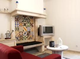 Origens Hostel, hotel u gradu Sines