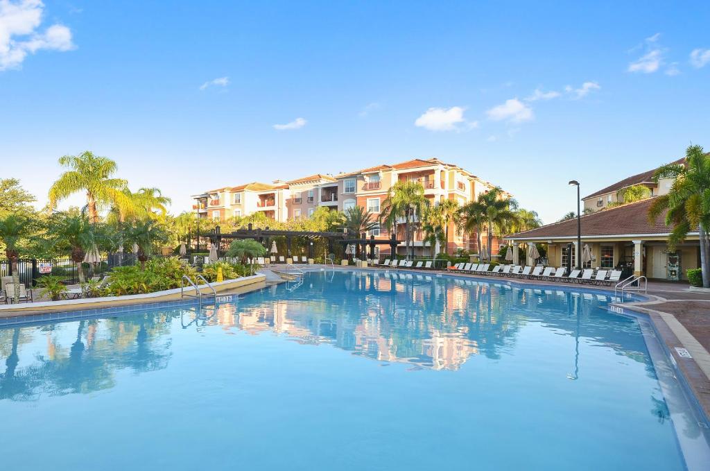 Piscina a Orlando Resort Rentals at Universal Boulevard o a prop