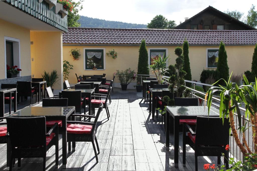 Un restaurant sau alt loc unde se poate mânca la Gasthof-Hotel Dilger