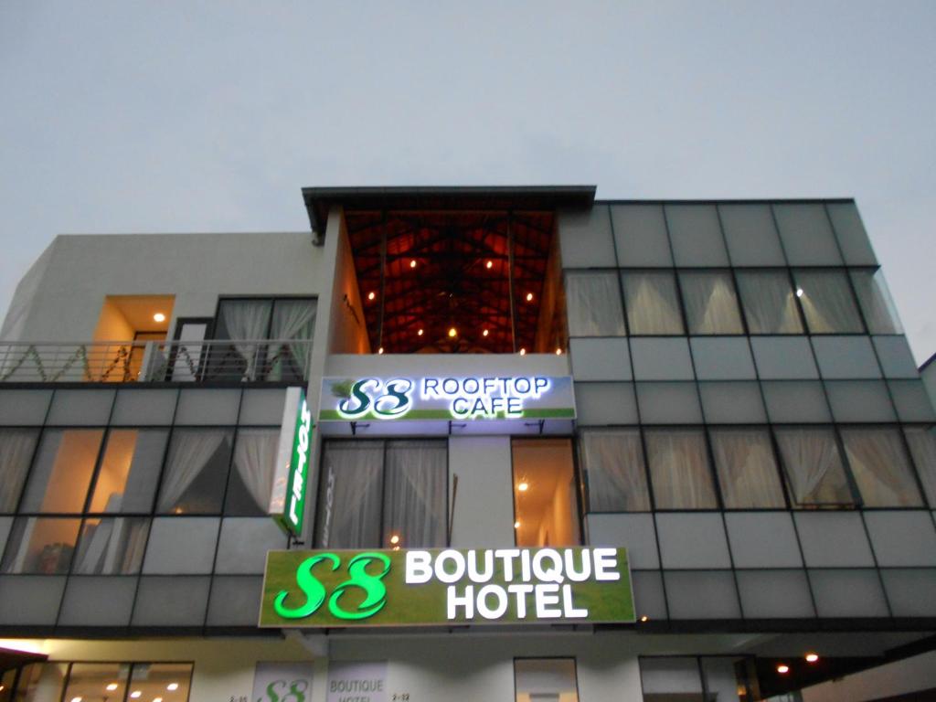 S8 Boutique Hotel near KLIA 1 & KLIA 2 tanúsítványa, márkajelzése vagy díja