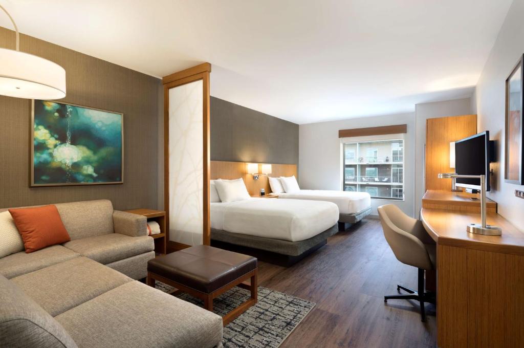 Tempat tidur dalam kamar di Hyatt Place Austin Downtown