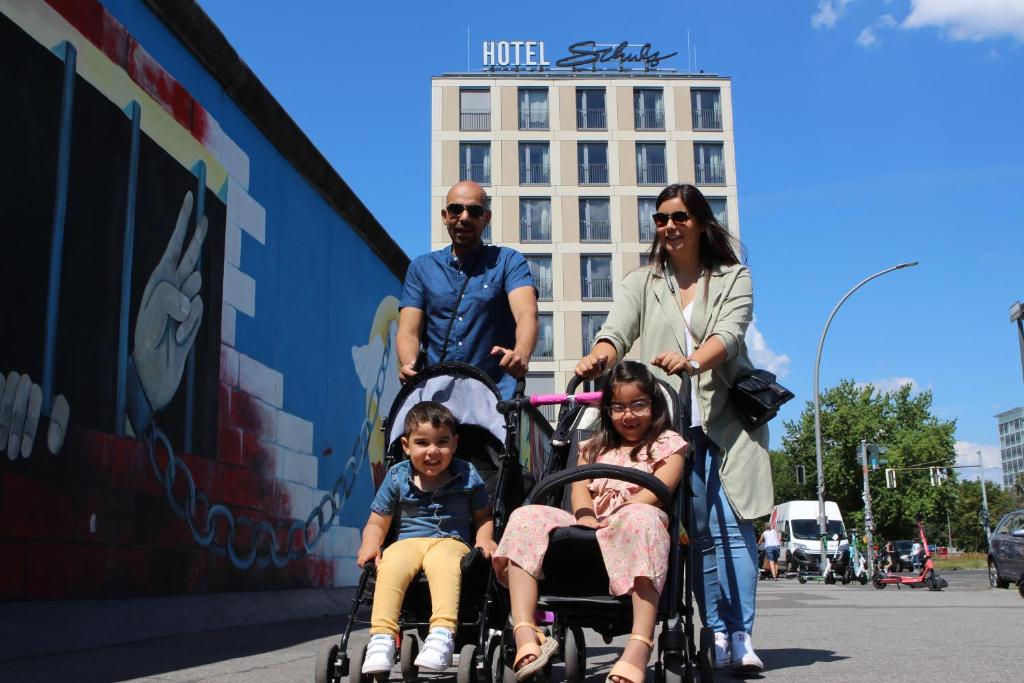 Majutusasutuse Schulz Hotel Berlin Wall at the East Side Gallery külastajad