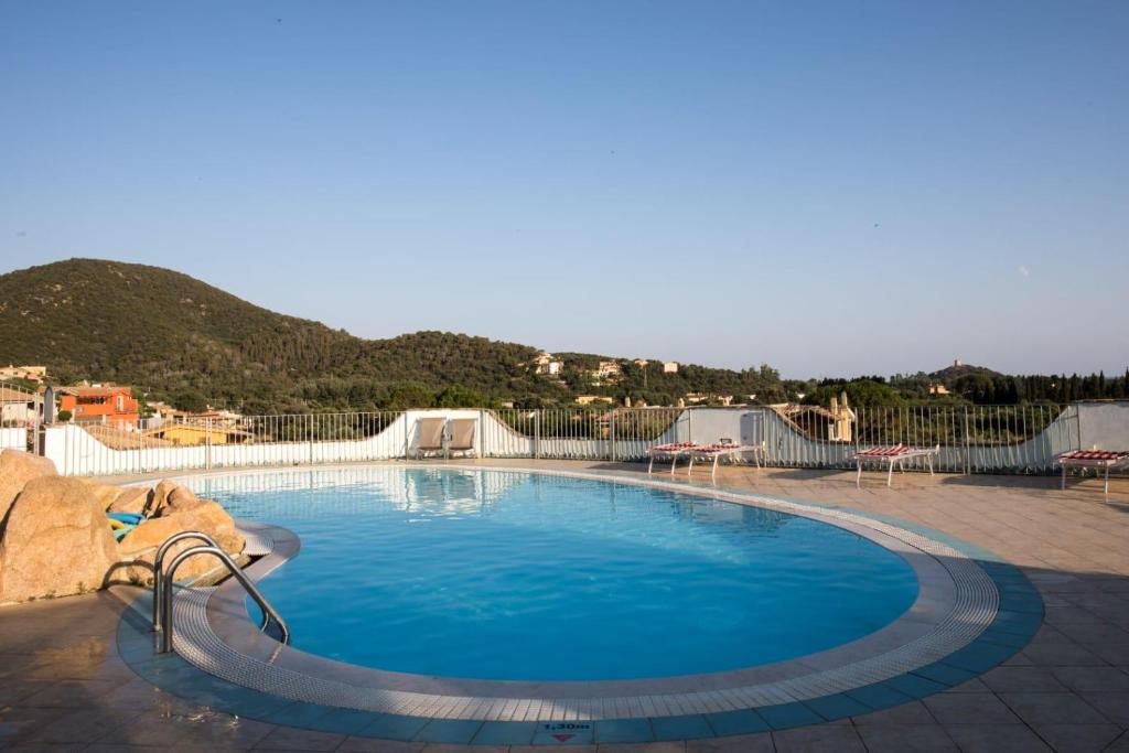 The swimming pool at or close to Sobìa Manna