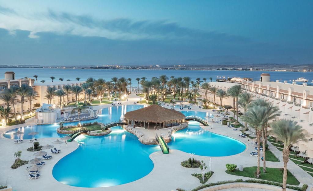 Bassein majutusasutuses Pyramisa Beach Resort Sahl Hasheesh või selle lähedal