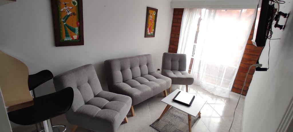 En sittgrupp på Hermoso Apartamento Ubicado en Zona Céntrica de Medellín