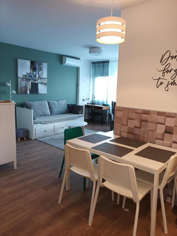 Kuhinja ili čajna kuhinja u objektu NEW - Frendly Luxury Apartment Franka Zagreb