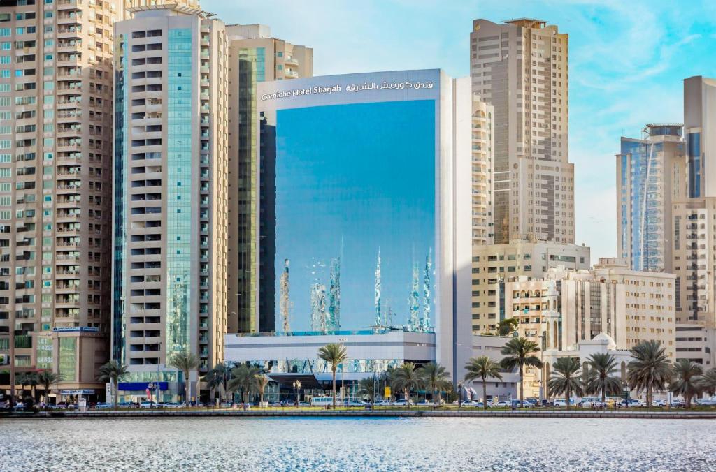 Uma visão geral de Sharjah ou uma vista da cidade tirada do hotel