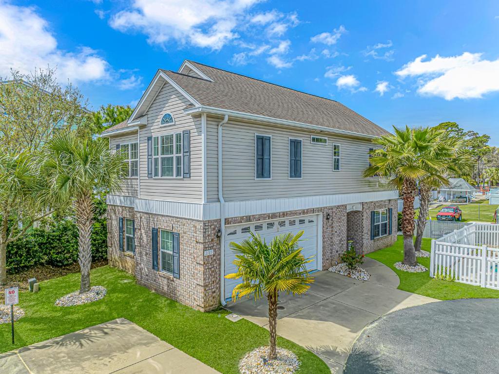 En have udenfor Spacious 4 Bedroom House-2 Blocks From the Ocean-2185 Sanibel Court!