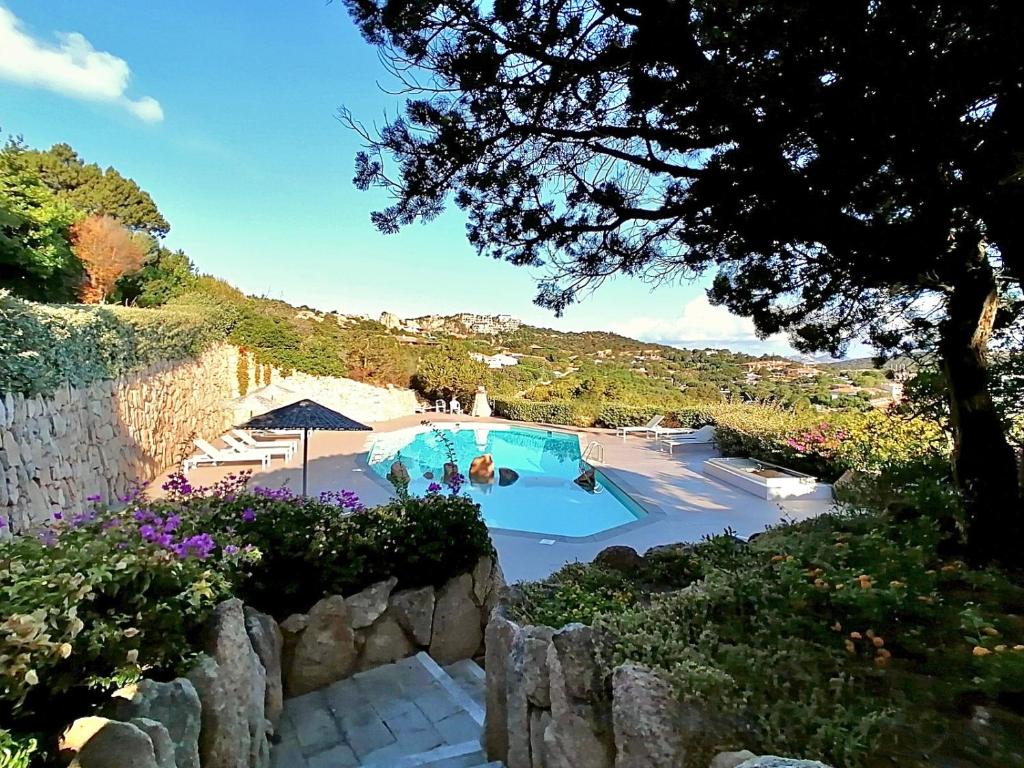 The swimming pool at or close to Sea View La Marina