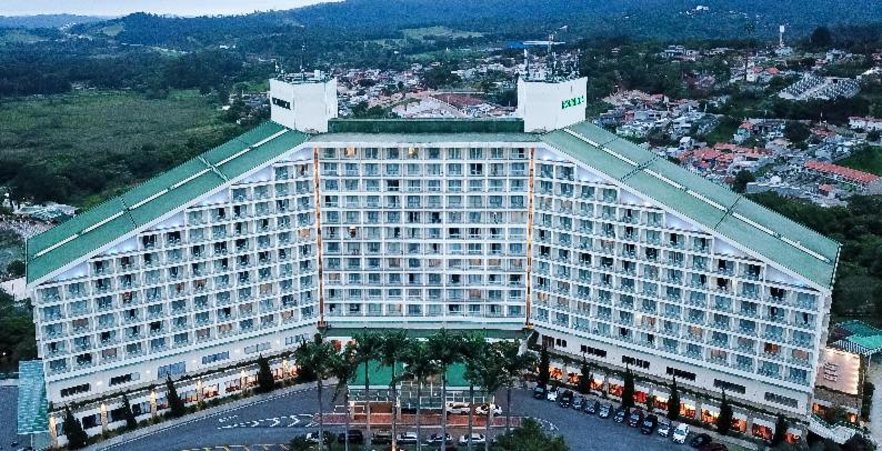 an overhead view of a large white building at Bourbon Resort Atibaia in Atibaia