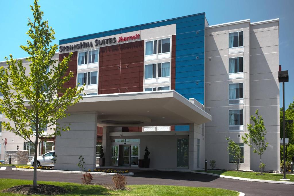 une représentation de l'avant d'un hôtel dans l'établissement SpringHill Suites by Marriott Philadelphia Valley Forge/King of Prussia, à King of Prussia