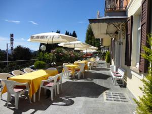 Fotografija u galeriji objekta Hotel Villa Rosy u gradu Premeno