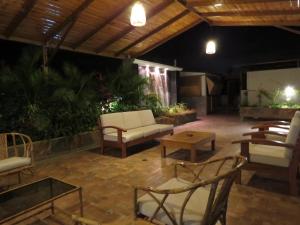 Seating area sa Hotel Las Flores