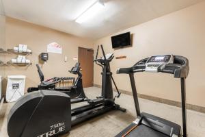 The fitness centre and/or fitness facilities at Hawthorn Suites Las Vegas