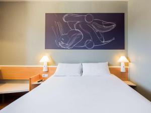 Легло или легла в стая в Ibis Granada