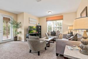 Zona d'estar a Orlando Resort Rentals at Universal Boulevard