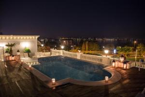 Swimming pool sa o malapit sa Palace Hotel Wellness & SPA