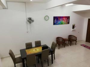 אזור ישיבה ב-Faeyz Homestay Pertam Jaya