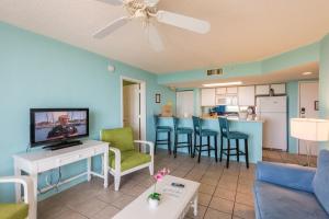 TV at/o entertainment center sa Sunrise Suites Bonaire Suite #210