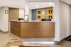 Khu vực sảnh/lễ tân tại Comfort Inn Aeroport