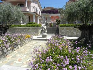 Vrt u objektu Hotel Ristorante Borgo La Tana