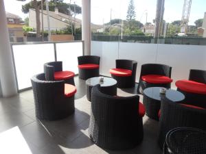 A seating area at Hotel 170