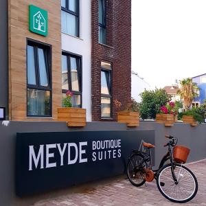 Катание на велосипеде по территории Meyde Boutique Suites или окрестностям