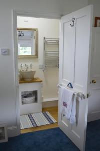 Stroud House tesisinde bir banyo