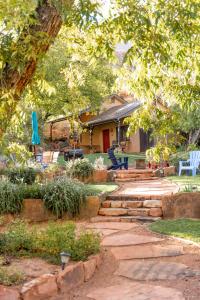 Gallery image of Red Rock Inn Cottages in Springdale