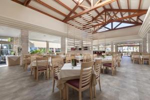 Restoran atau tempat lain untuk makan di Mar Hotels Playa Mar & Spa