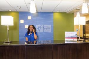 אורחים שוהים ב-Holiday Inn Express Hotel & Suites Jacksonville Airport, an IHG Hotel