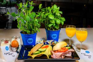 Eten bij of ergens in de buurt van het hotel

